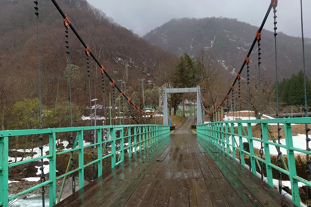 切明温泉の吊り橋