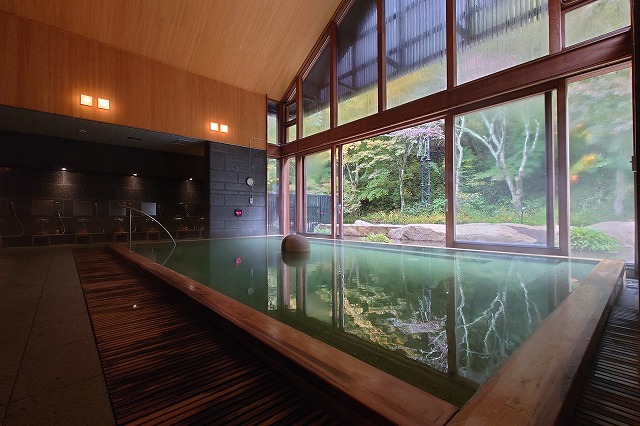 トンボの湯の内湯