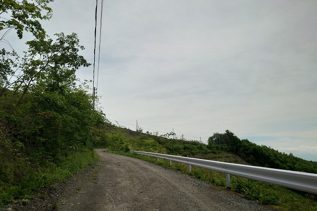 浅間山荘に至る道