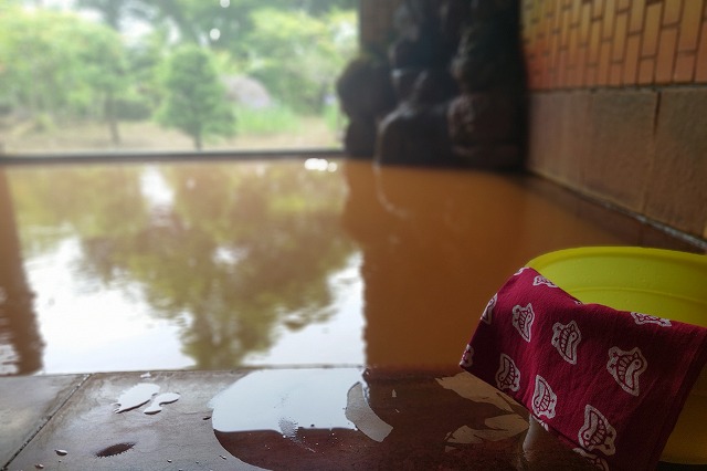 天狗温泉と桶と手ぬぐい