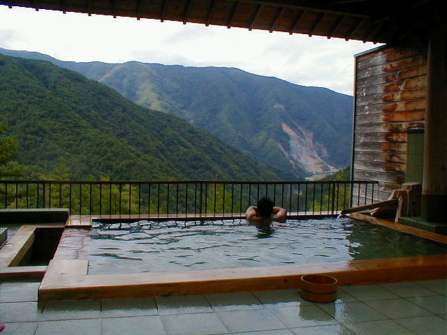 小渋温泉 赤石荘の絶景露天風呂