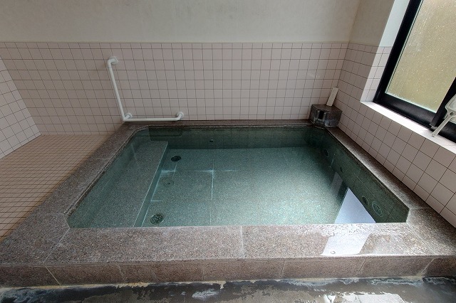 お風呂の角度を変えて撮影