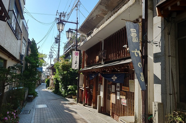 竹の湯の通り