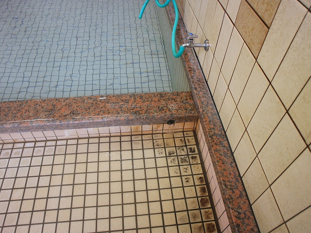 下諏訪町老人福祉センターの浴槽