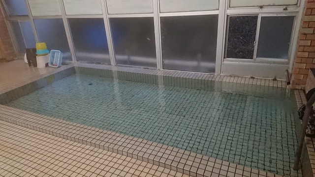 霊泉寺温泉　共同浴場の浴室