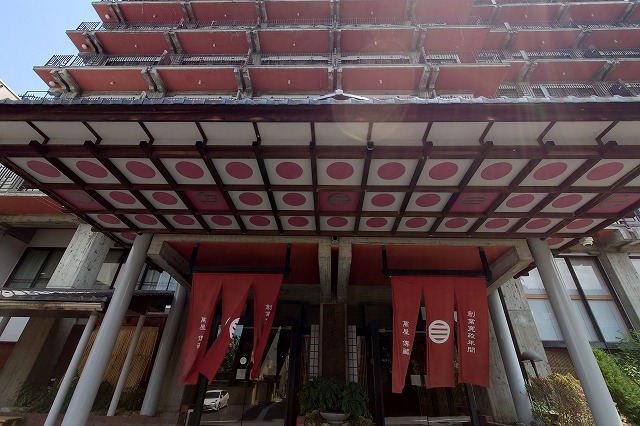 よろづやの入口