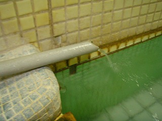 湯田中温泉 外湯 綿の湯の湯口