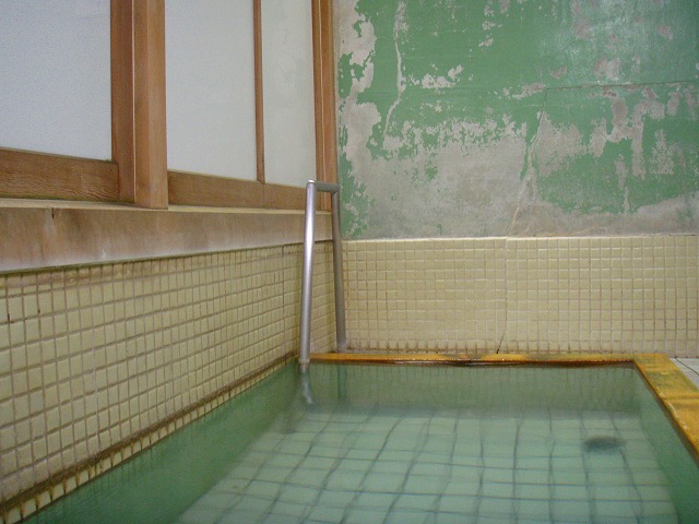 湯田中温泉 外湯 綿の湯の浴室