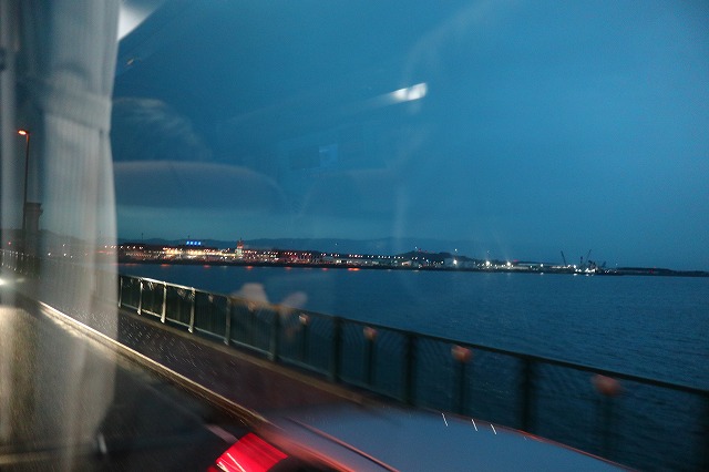 空港を結ぶ橋