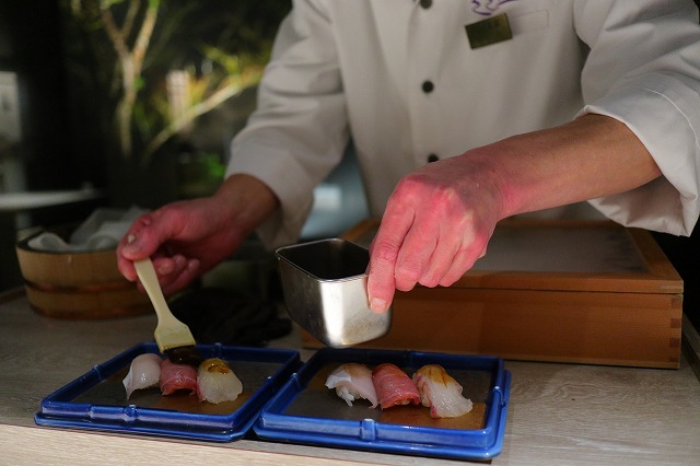 料理長の寿司サービス