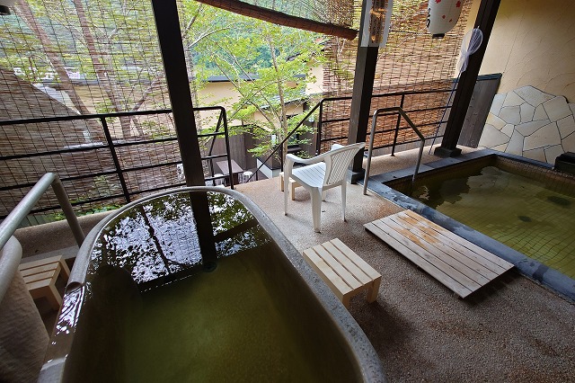 西吉野桜温泉の露天風呂
