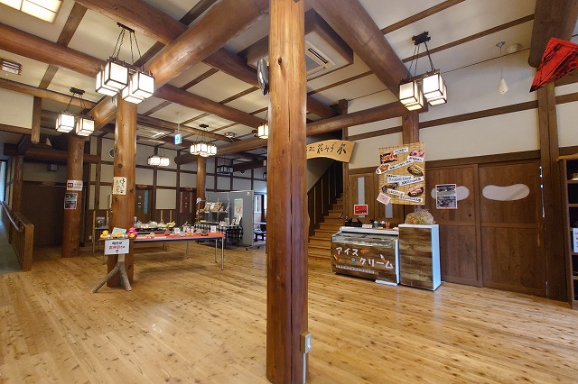 館内