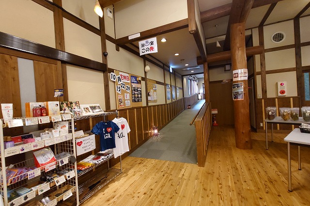 浴室はこの先