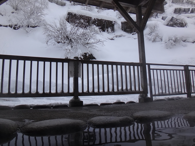 松之山温泉センター　鷹の湯の雪見露天風呂