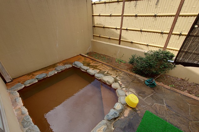 関温泉　朝日屋の露天風呂