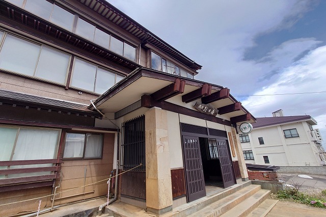 関温泉　朝日屋の外観