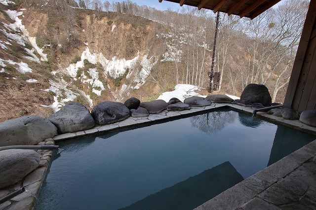 燕温泉 花文の露天風呂