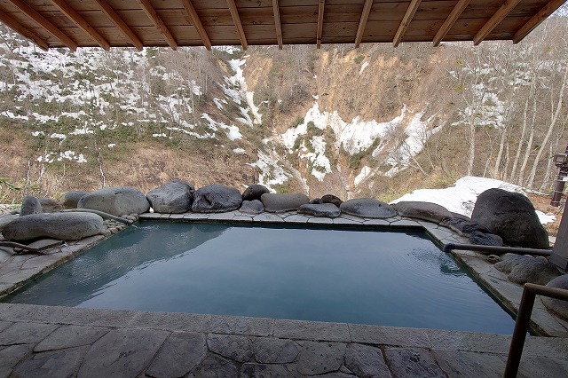 燕温泉 花文の露天風呂