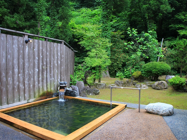 広田温泉　奥の湯　湯元館の露天風呂