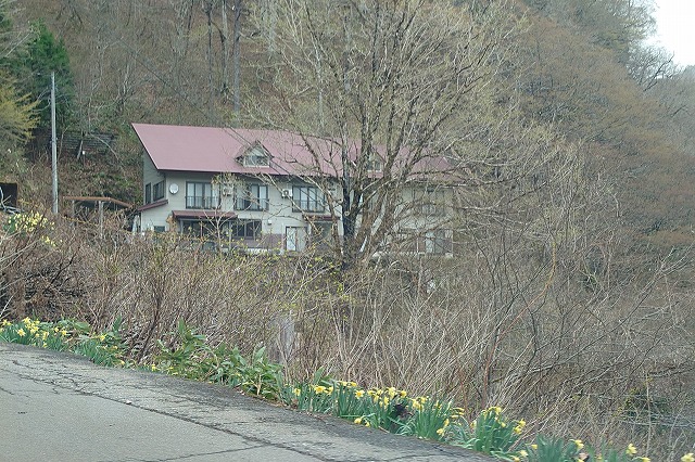 逆巻温泉川津屋の外観