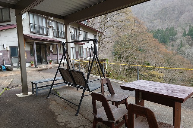 ブランコと逆巻温泉