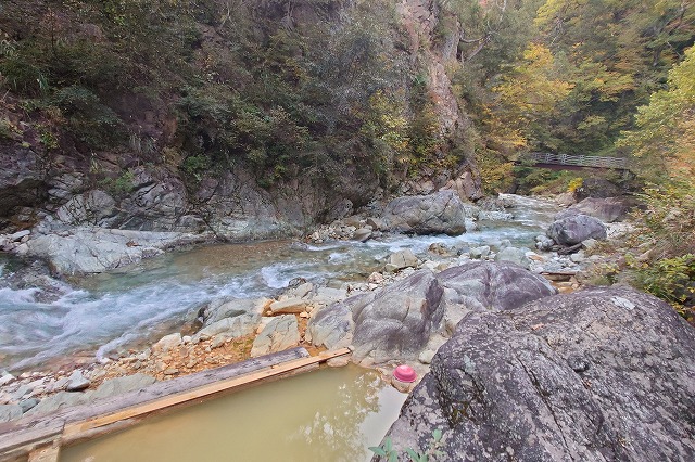 玉子湯から橋の方向