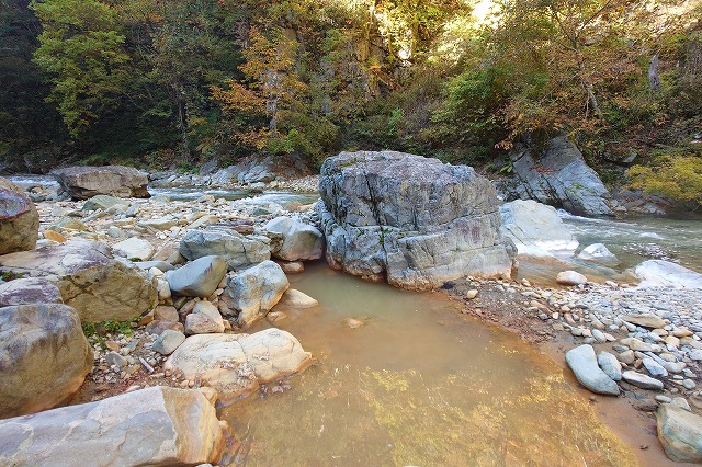 赤湯温泉山口館裏手の野湯