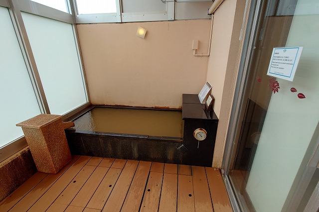 温泉付き和室の浴室