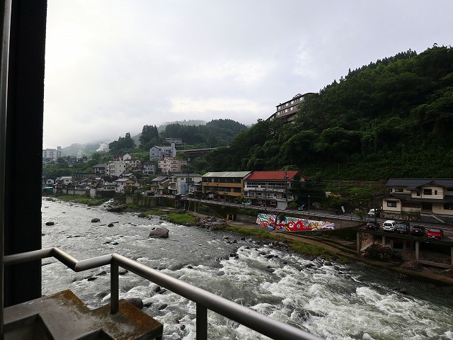 玖珠川と露天風呂