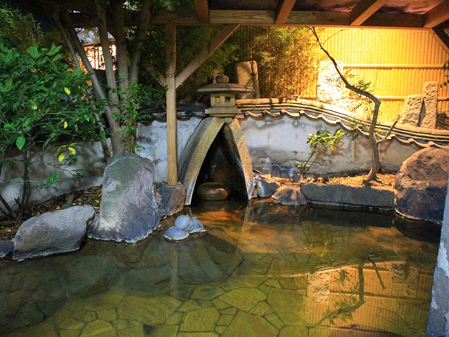 かなわ荘の露天風呂