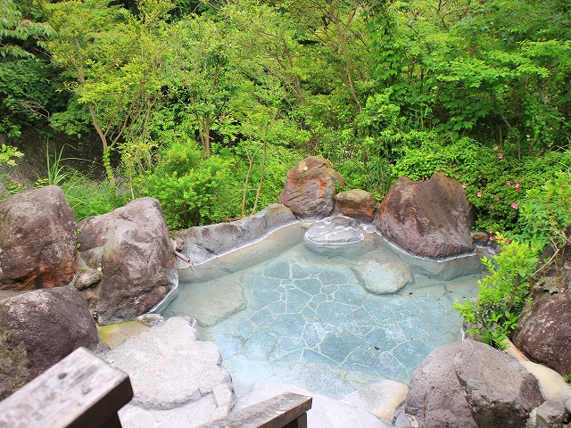 野蒜山荘の露天風呂