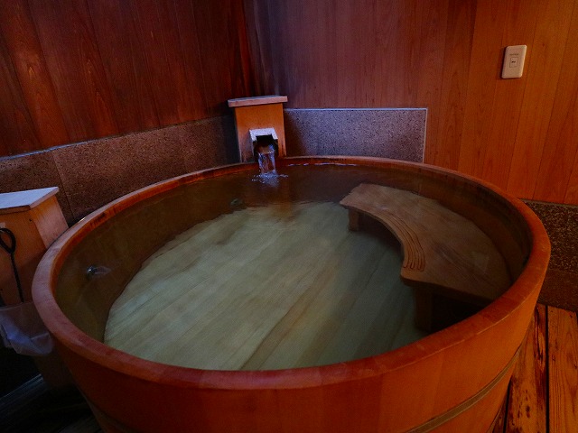 武雄温泉　扇屋の「檜」貸切風呂