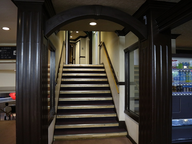 和多屋別荘の階段