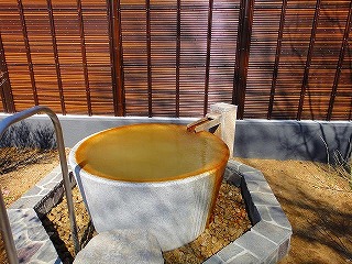杉戸天然温泉雅楽の湯　露天風呂のつぼ湯