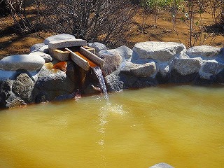杉戸天然温泉雅楽の湯　露天風呂の湯口