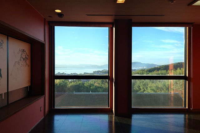 窓から琵琶湖