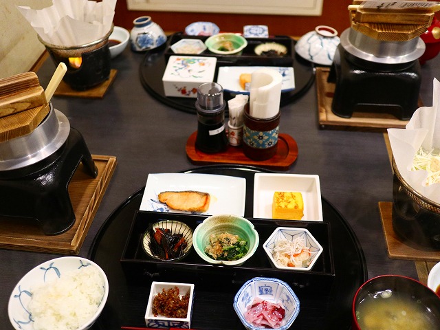 湯元 玉井館の朝食