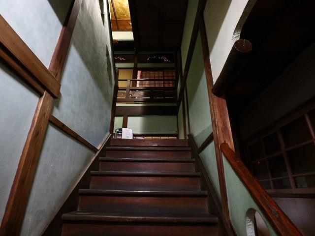 熱海温泉福島屋旅館の階段