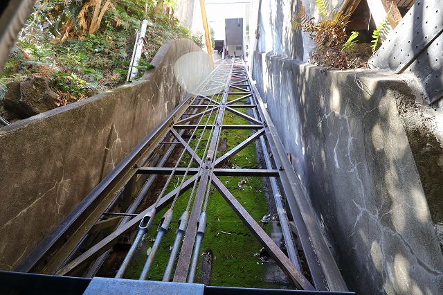 伊東温泉陽気館の登山電車