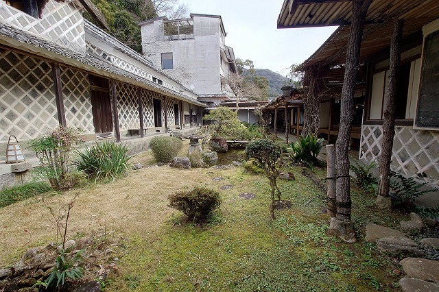 旧依田邸の中庭