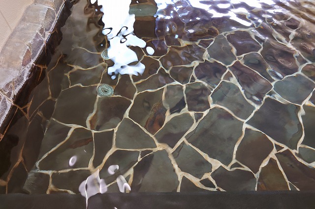 無色透明の温泉