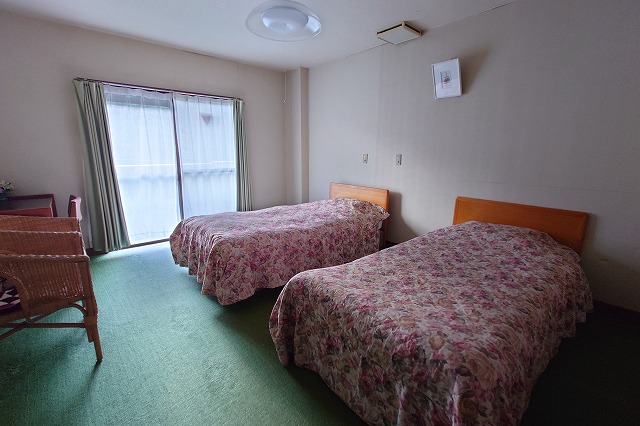 ツインベッドルーム