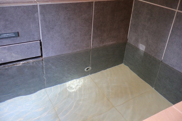 無色透明な温泉