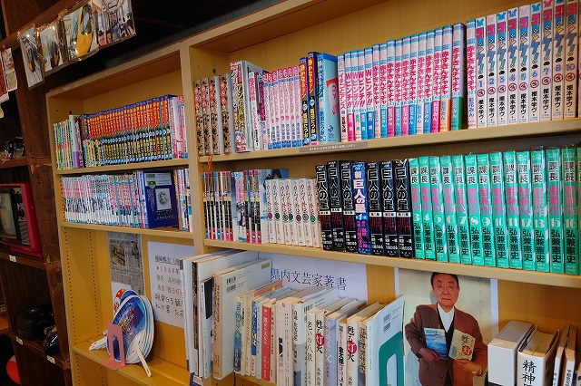 漫画などの本棚