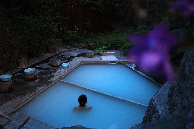 夜の日光澤温泉