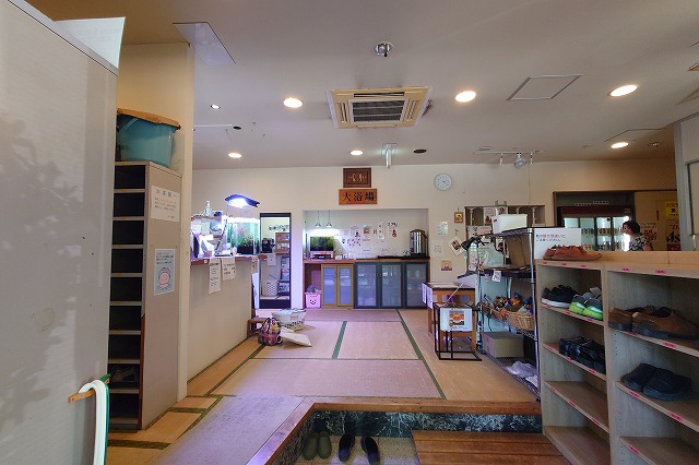 与一温泉の玄関