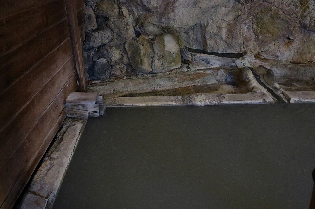 邯鄲の湯の湯口