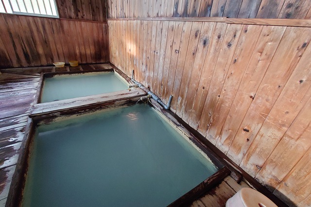 塩原新湯温泉　寺の湯の浴槽