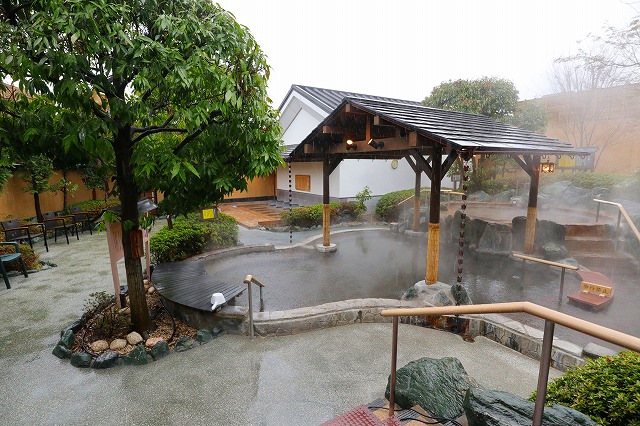 栃木温泉湯楽の里の露天風呂