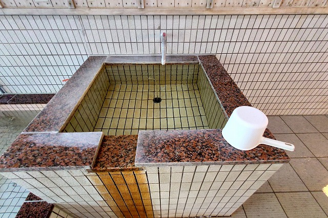 ぬる湯の掛け湯